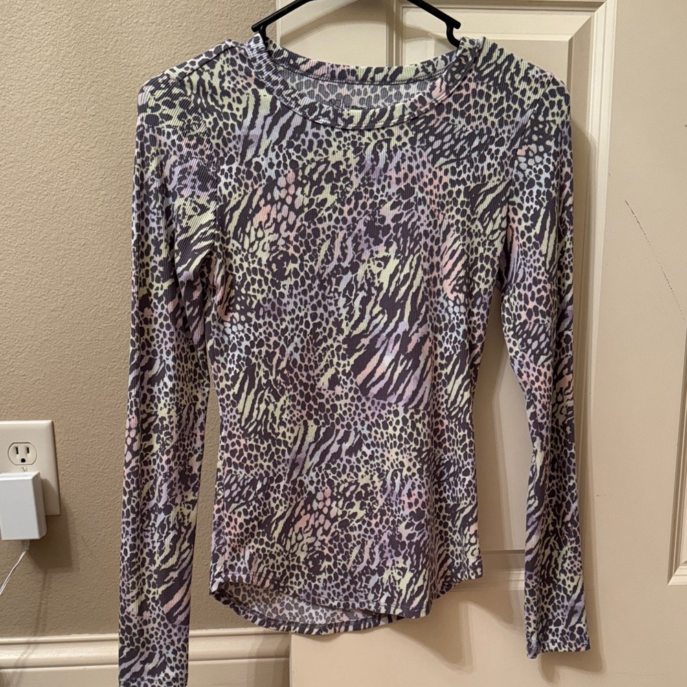 NOBO Women's Long Sleeve Multicolor Animal Print Top